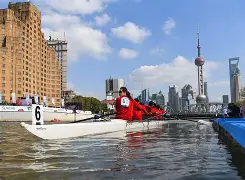 卖淫女子为躲检查意外坠亡   卖淫女子为躲检查意外坠亡