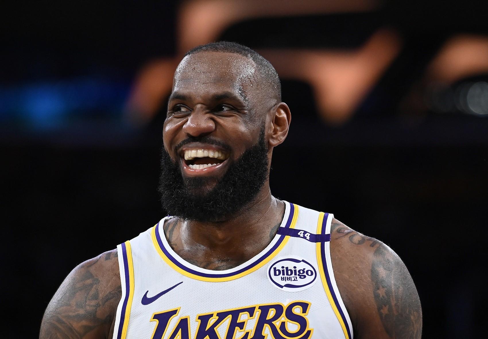  詹姆斯带队战绩 