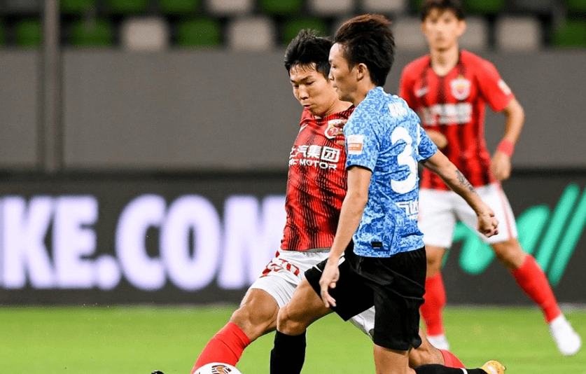 UFC大奖赛上演强强对话，钱塘霹雳队鏖战嵩山天虎队，多点开花奏效；防线高度稳定(2023年ufc最新全集回放)