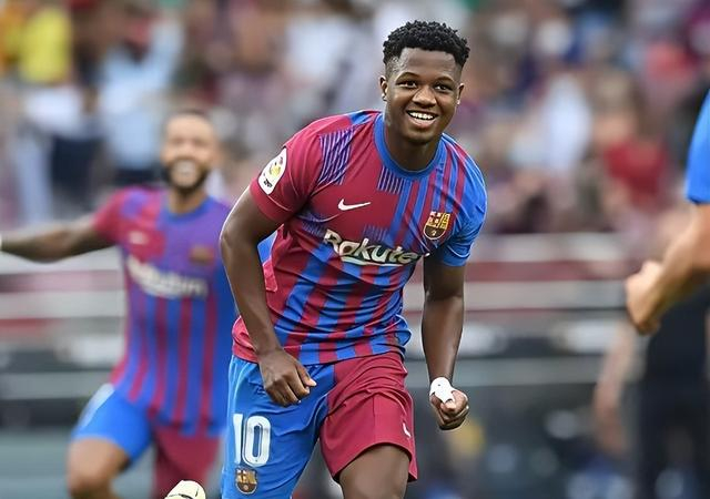 法甲清晨再迎强敌,巴塞罗那完成体检,主帅态度:更衣室稳定,轮换策略成焦点的简单介绍 法甲清晨再迎强敌,巴塞罗那完成体检,主帅态度:更衣室稳定,轮换策略成焦点的简单介绍