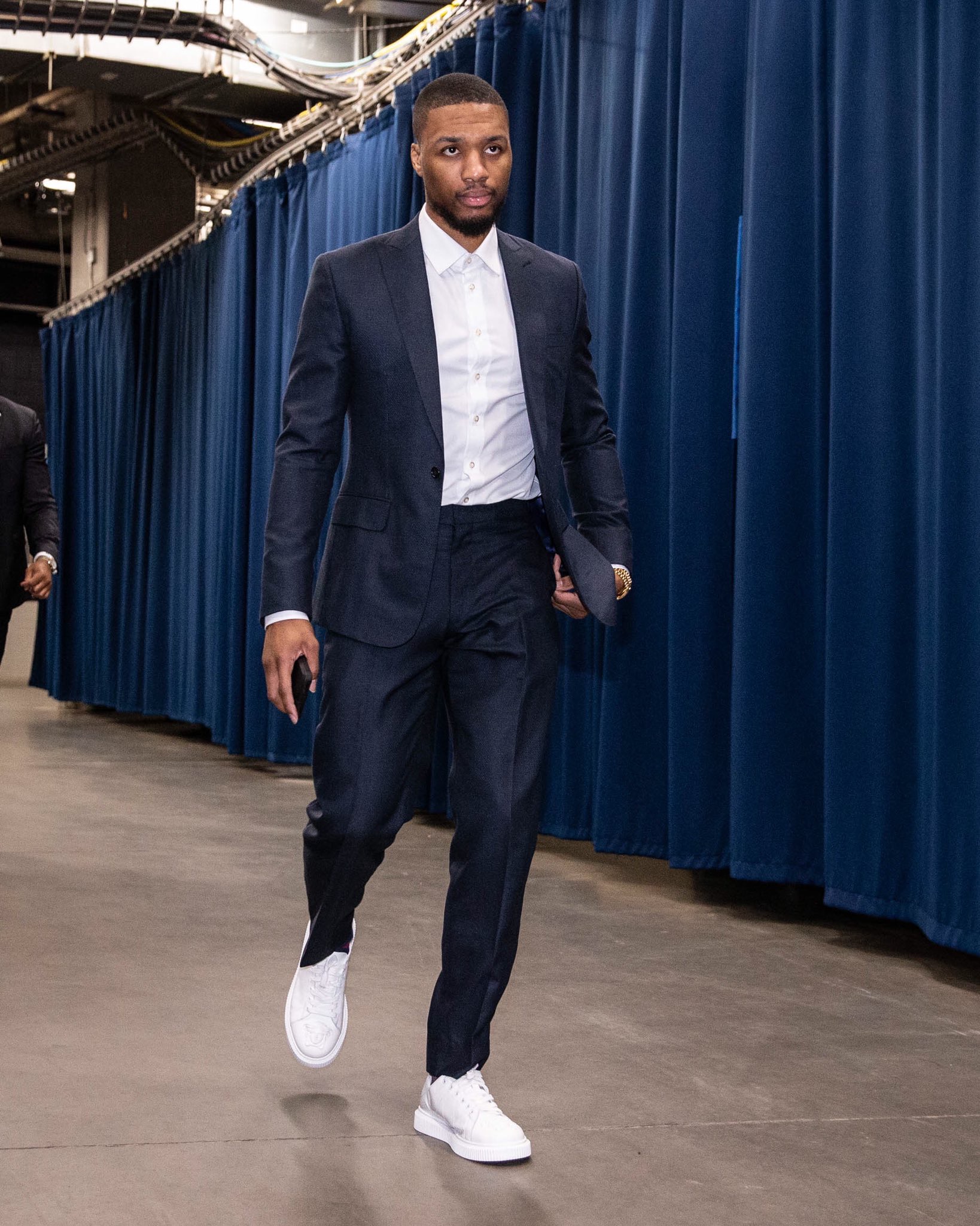 波特兰开拓者发布备战花絮，集结日复出首秀，亚冠任务艰巨，阵容厚度经受考验(洛杉矶湖人vs波特兰开拓者)