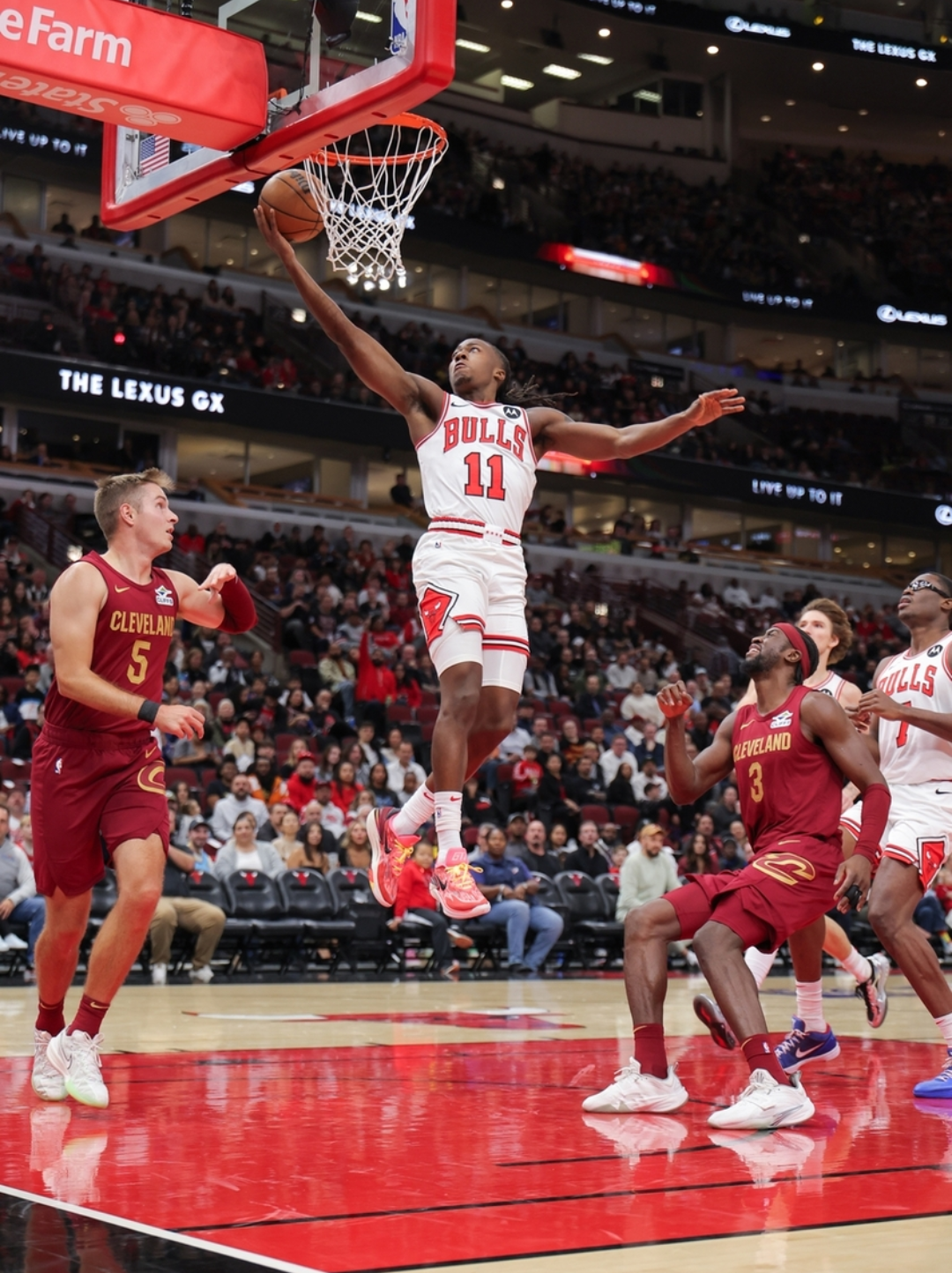 芝加哥公牛发布备战花絮，关键时刻回应争议，NBA常规赛任务艰巨，赛季目标并未改变的简单介绍