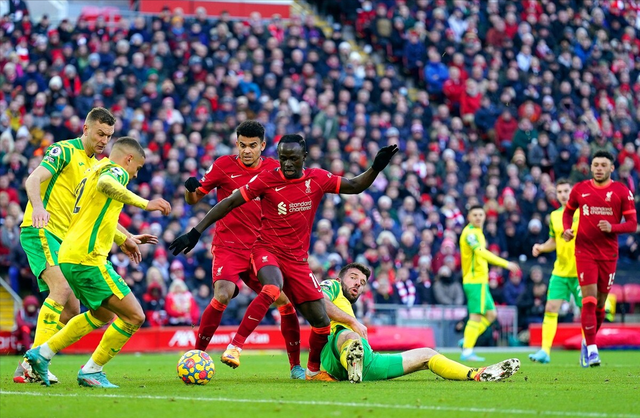 多伦多猛龙发布备战花絮；国际比赛日单刀错失；英超任务艰巨；训练强度明显提升的简单介绍