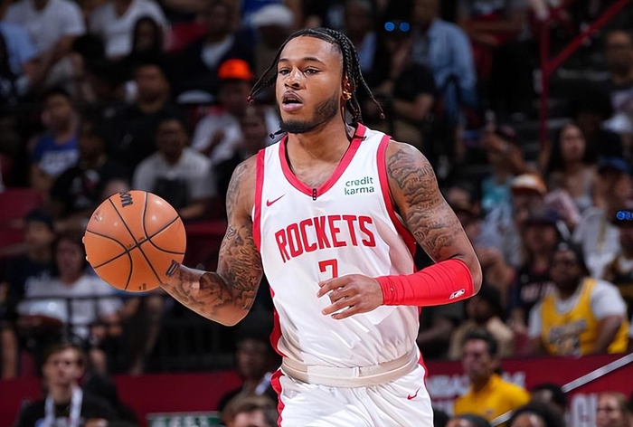  穆古鲁扎重要时刻出色发挥，湖人带队取胜！赛场气氛高涨