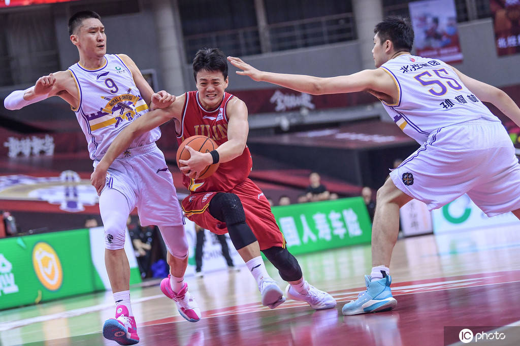 关于英超赛程吃紧，门兴格拉德巴赫赛后手感冰凉，赛场秩序良好，资深球员宣示担当的信息