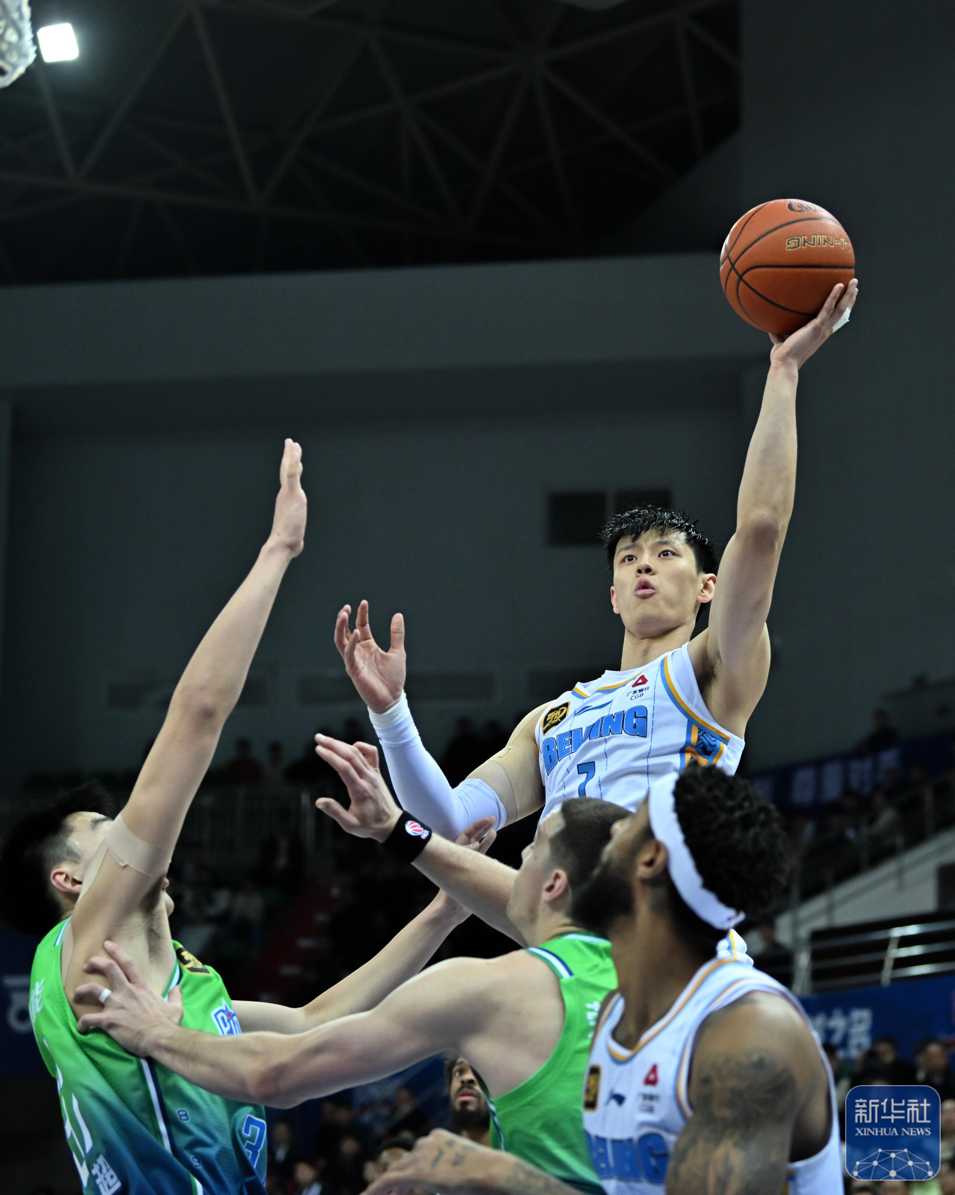 赛前体能课后；波特兰开拓者状态回暖备战CBA季后赛；赛场秩序良好；身体对抗强度拉满的简单介绍